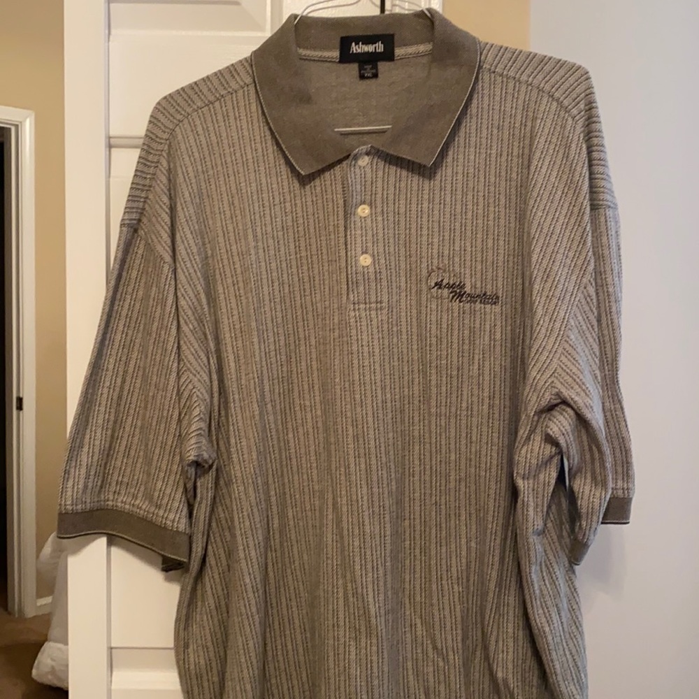 Apple Mountain Golf Resort collared shirt. No flaws!